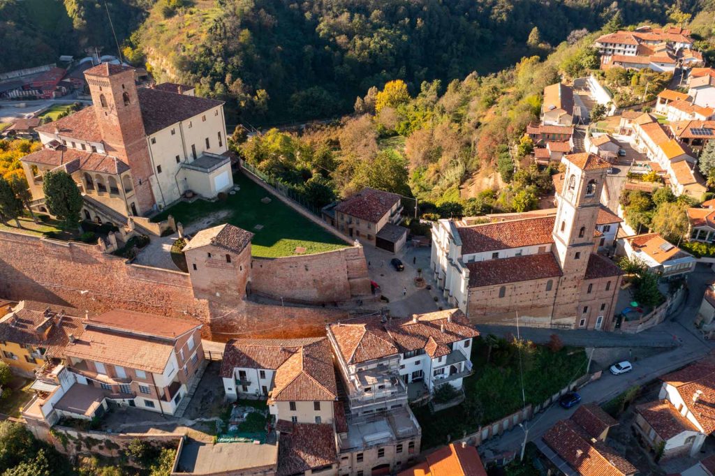 Castello di Cisterna d'Asti e Chiesa Santi Gervasio e Protasio