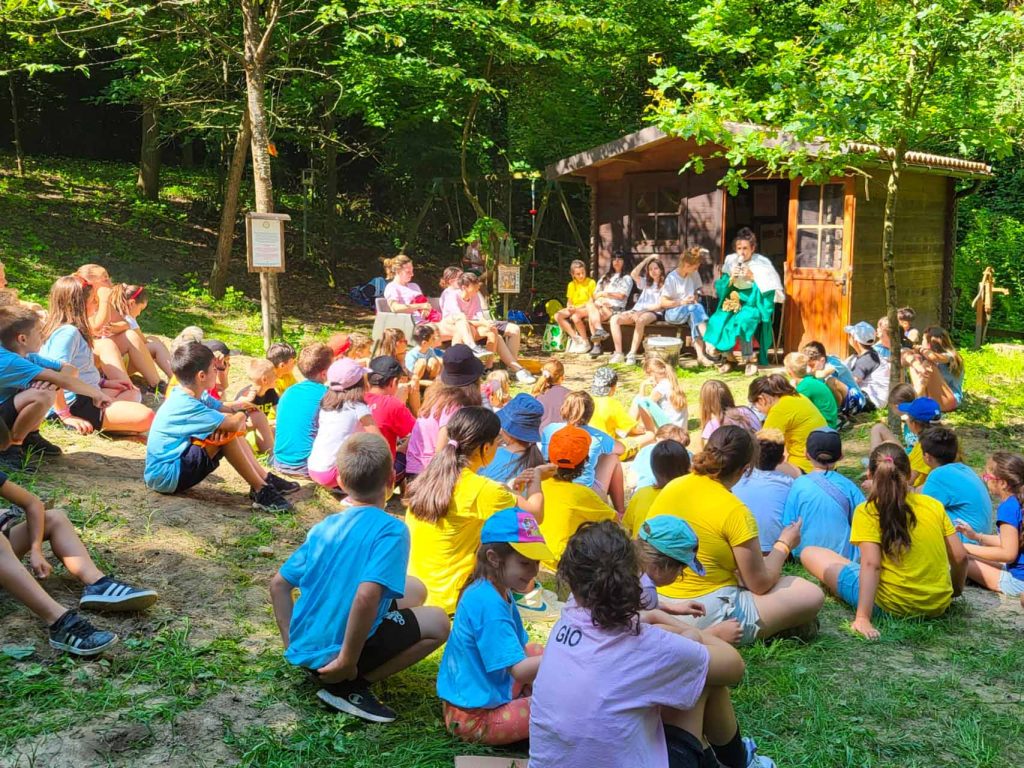 Bambini e ragazzi della Parrocchia di Cisterna d'Asti e Ferrere nel bosco