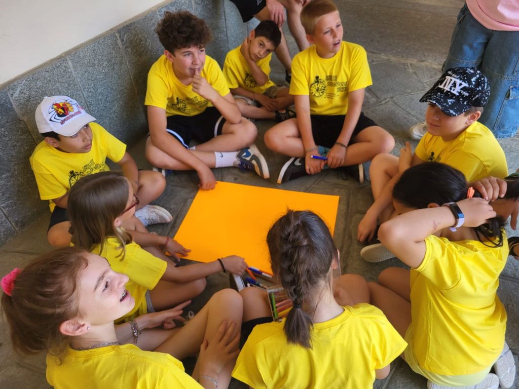 Bambini e ragazzi al centro estivo della parrocchia Cisterna d'Asti e Ferrere